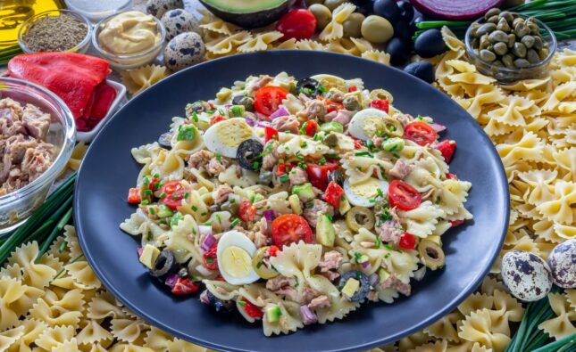 Ensalada de pasta con atún